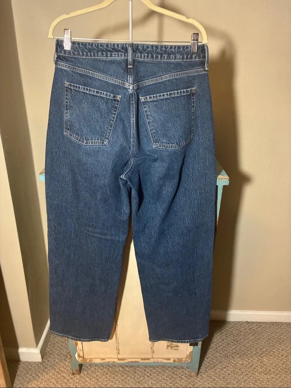Old Navy Extra High-Rise Wide Leg Jeans - Medium Blue. Size 8 - Picture 6 of 10